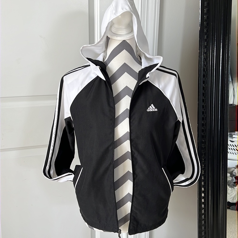 Adidas womens jacket Small 💜